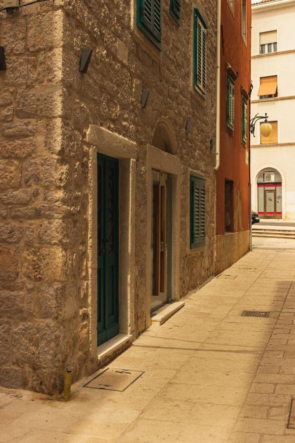 Aparthotel St. Clara Old Town à Šibenik Extérieur photo