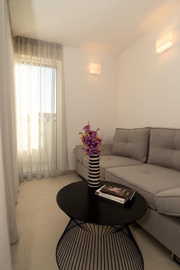 Aparthotel St. Clara Old Town à Šibenik Extérieur photo