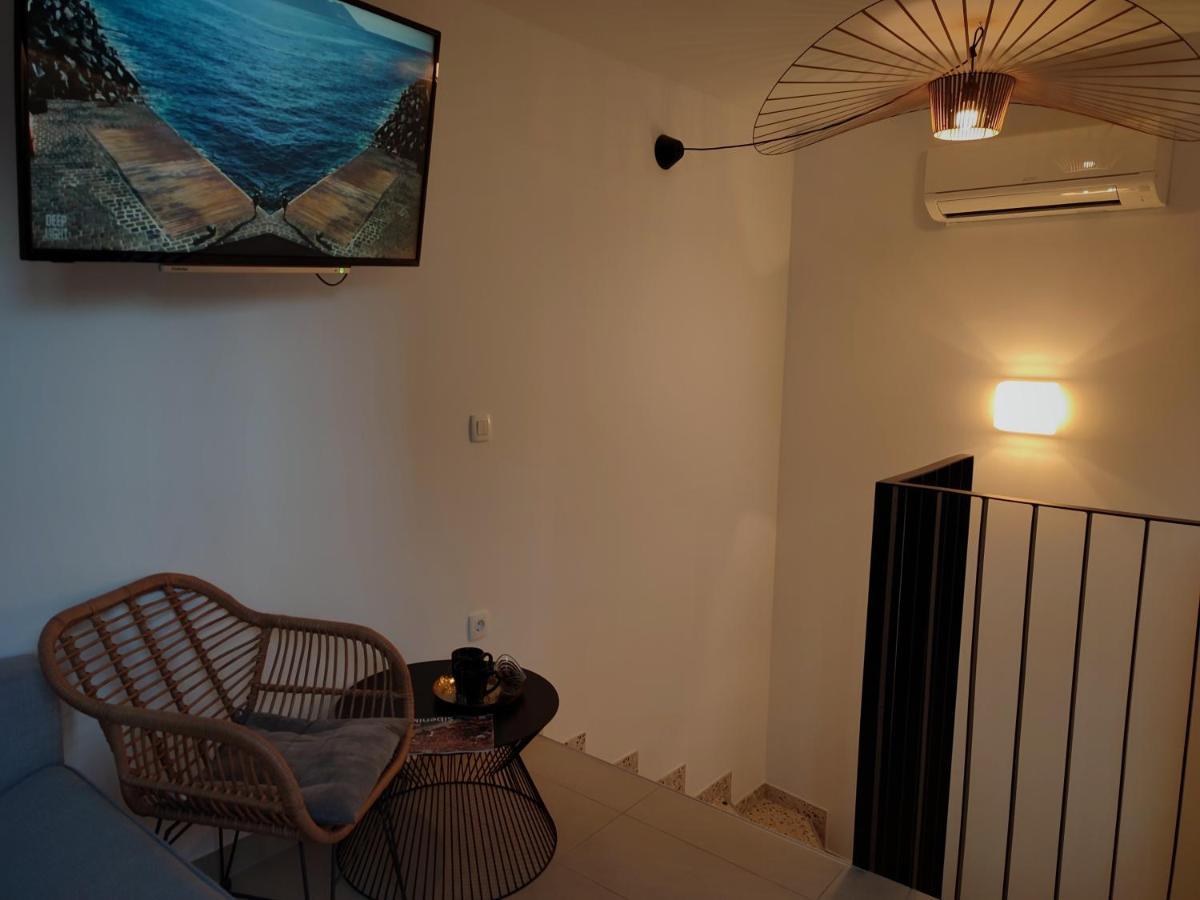 Aparthotel St. Clara Old Town à Šibenik Extérieur photo
