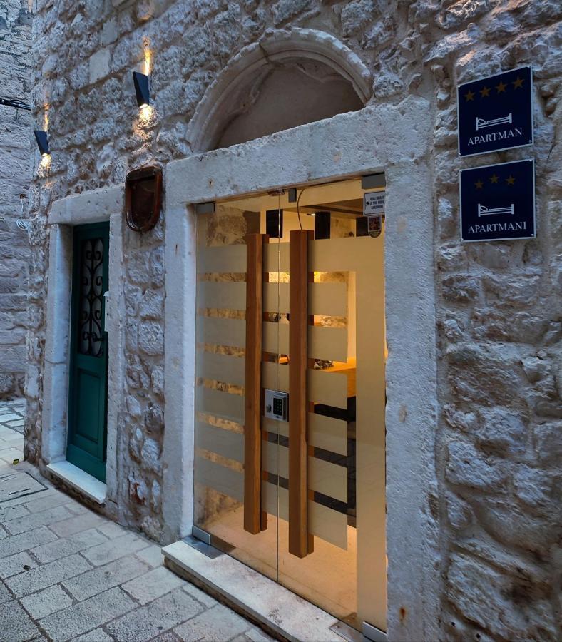 Aparthotel St. Clara Old Town à Šibenik Extérieur photo